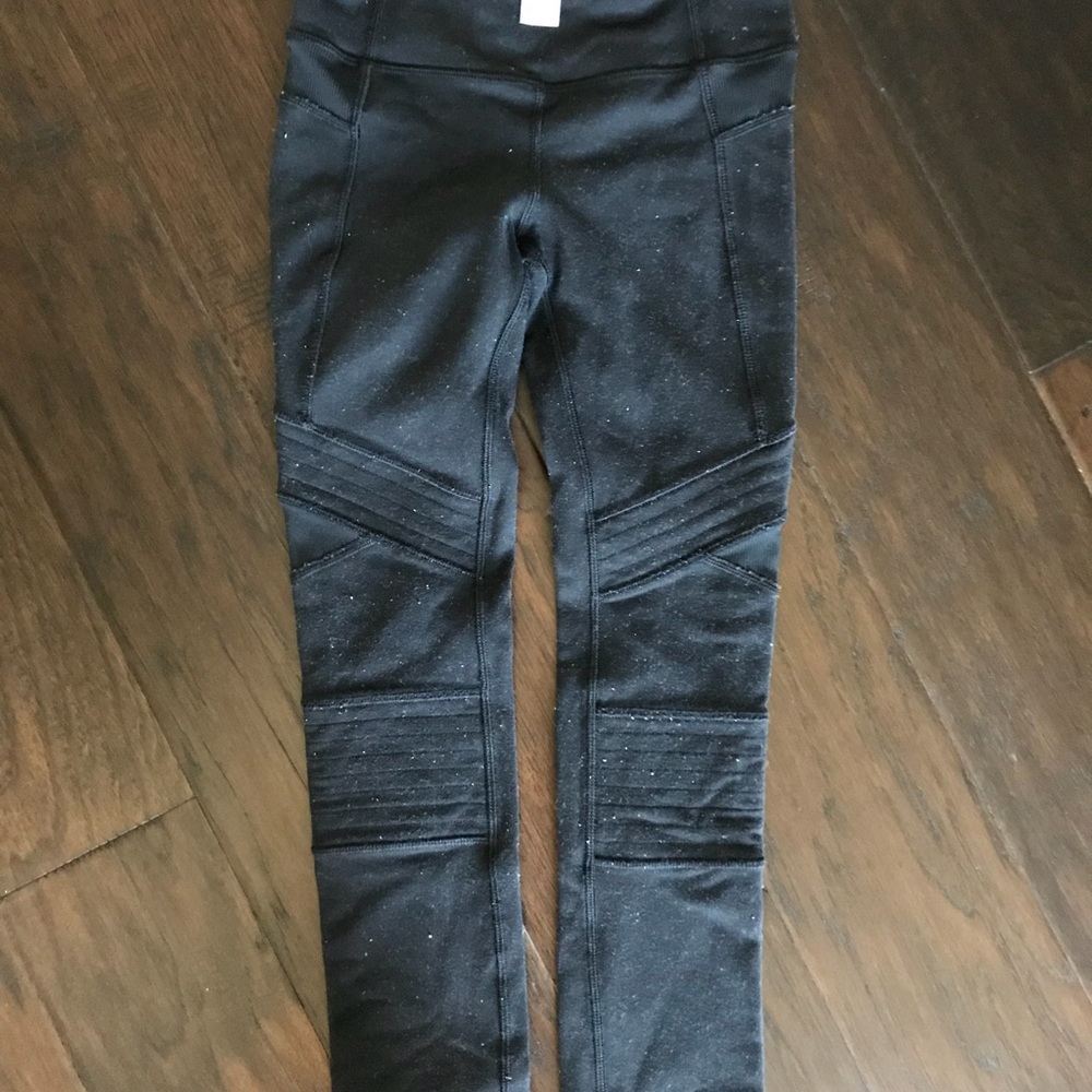 Ivivva size 6 leggings